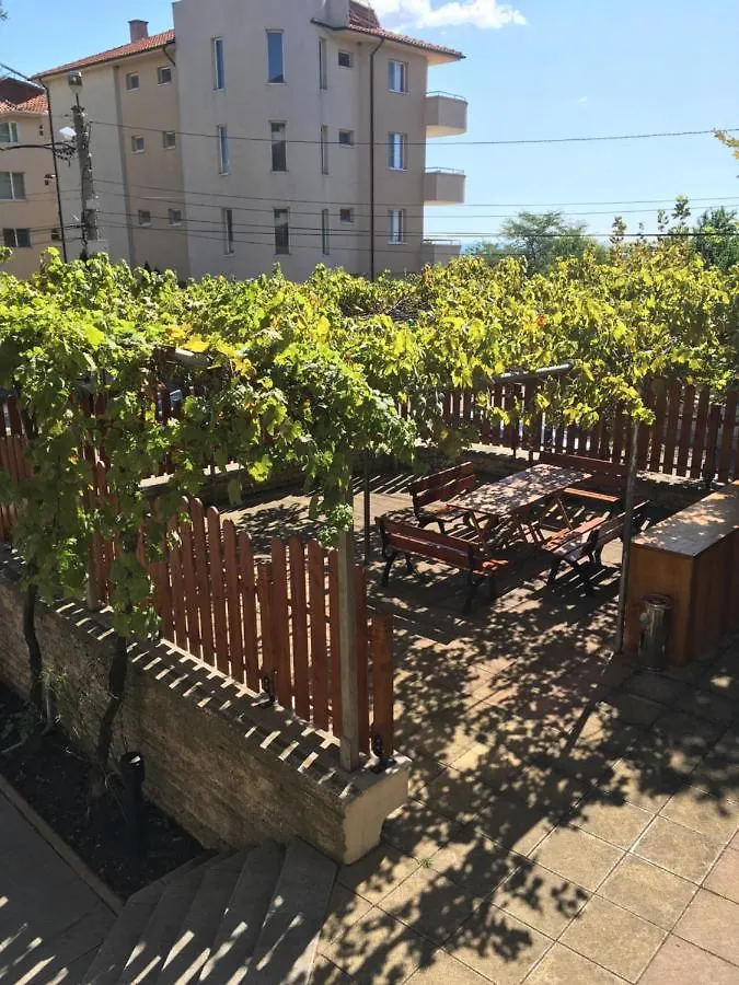 Hostel Relax Sarafovo Pansiyon Burgaz